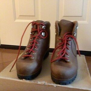 Men’s hiking boots